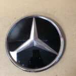 Mercedes benz distroniko ženklas A0008880111